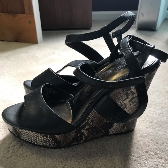 Heels - Picture 1 of 1